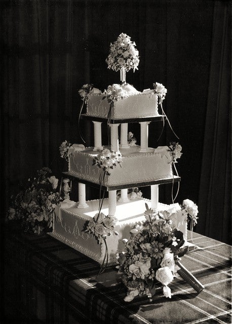 Victorian Wedding Cake-2 1800s-1910 | Victorian wedding cakes, Wedding cakes,  Cake